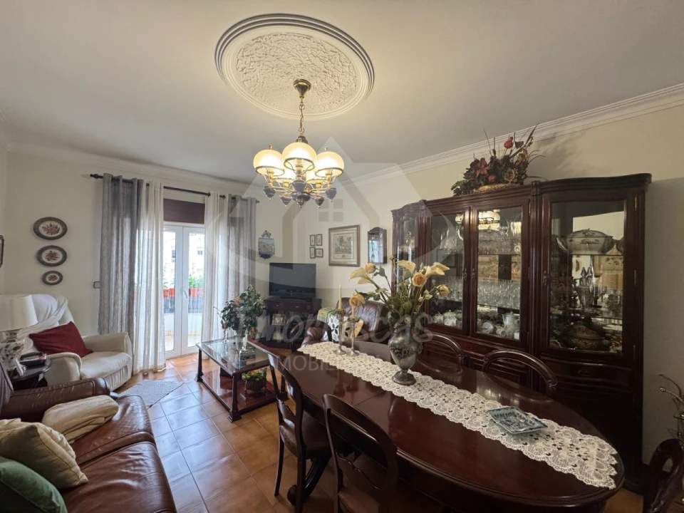 Apartamento T3 para Venda em Santa Iria de Azoia, São João da Talha e Bobadela Foto 1