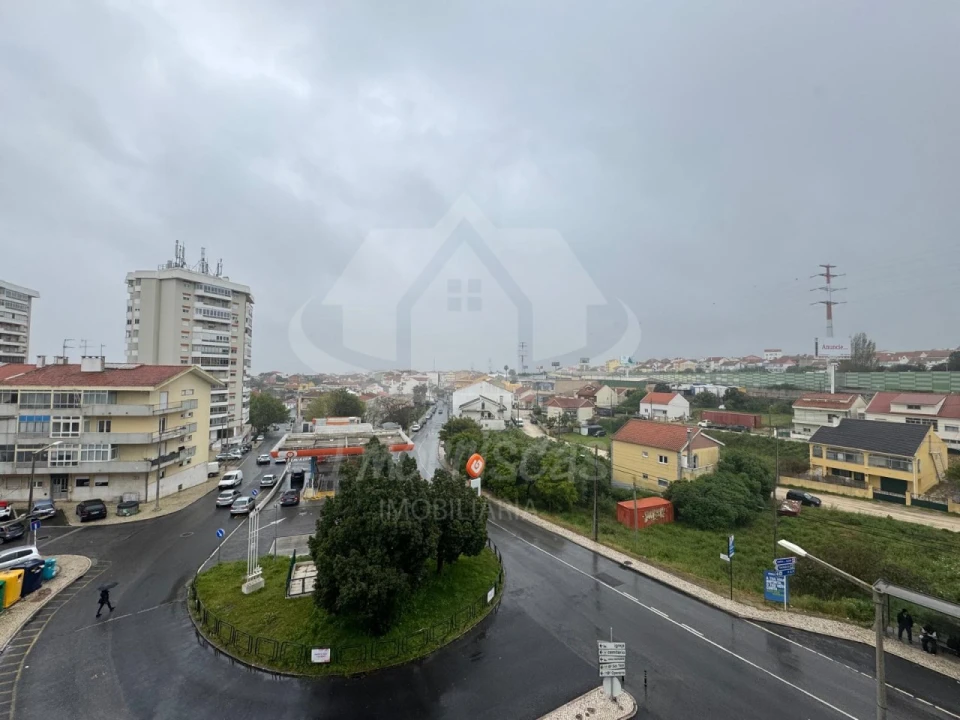 Apartamento T3 para Venda em Santa Iria de Azoia, São João da Talha e Bobadela Foto 31