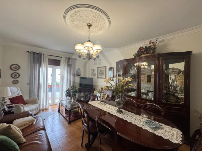 Apartamento T3 para Venda em Santa Iria de Azoia, São João da Talha e Bobadela Foto 1