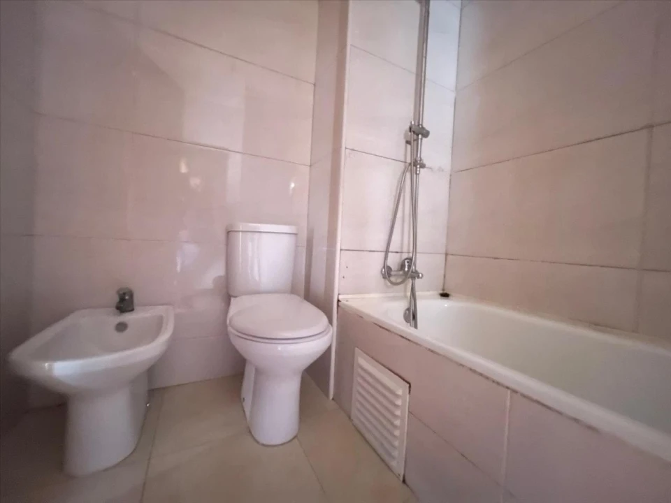 Apartamento T2 para Venda em Canelas Foto 15