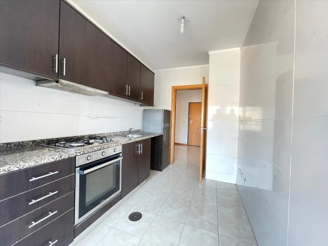 Apartamento T2 para Venda em Canelas Foto 6