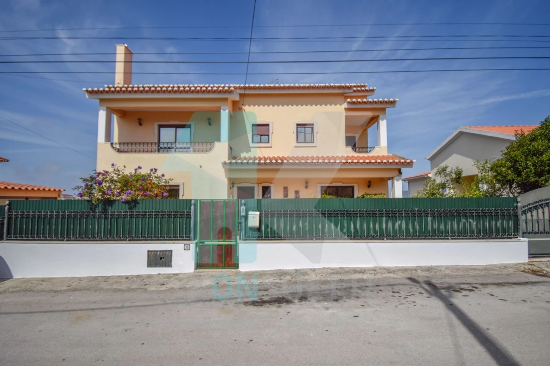 Moradia T5 para Venda em Carvoeira Foto 1