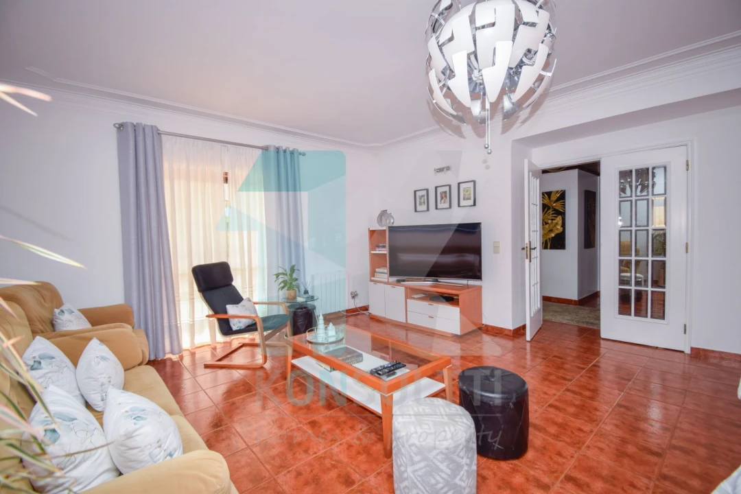 Moradia T5 para Venda em Carvoeira Foto 10