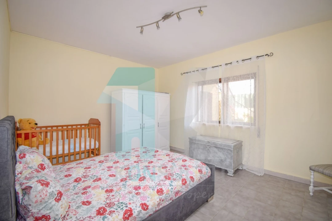 Moradia T5 para Venda em Carvoeira Foto 35