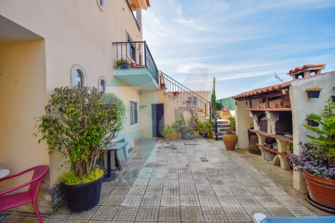 Moradia T5 para Venda em Carvoeira Foto 39