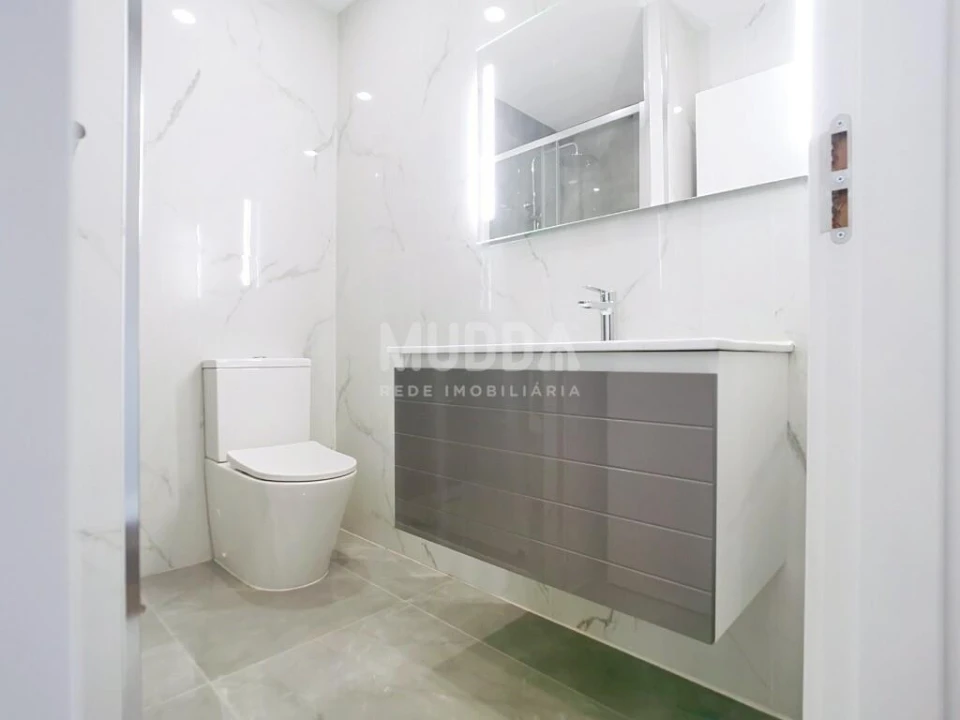 Apartamento T3 para Venda em Santa Maria Maior Foto 5