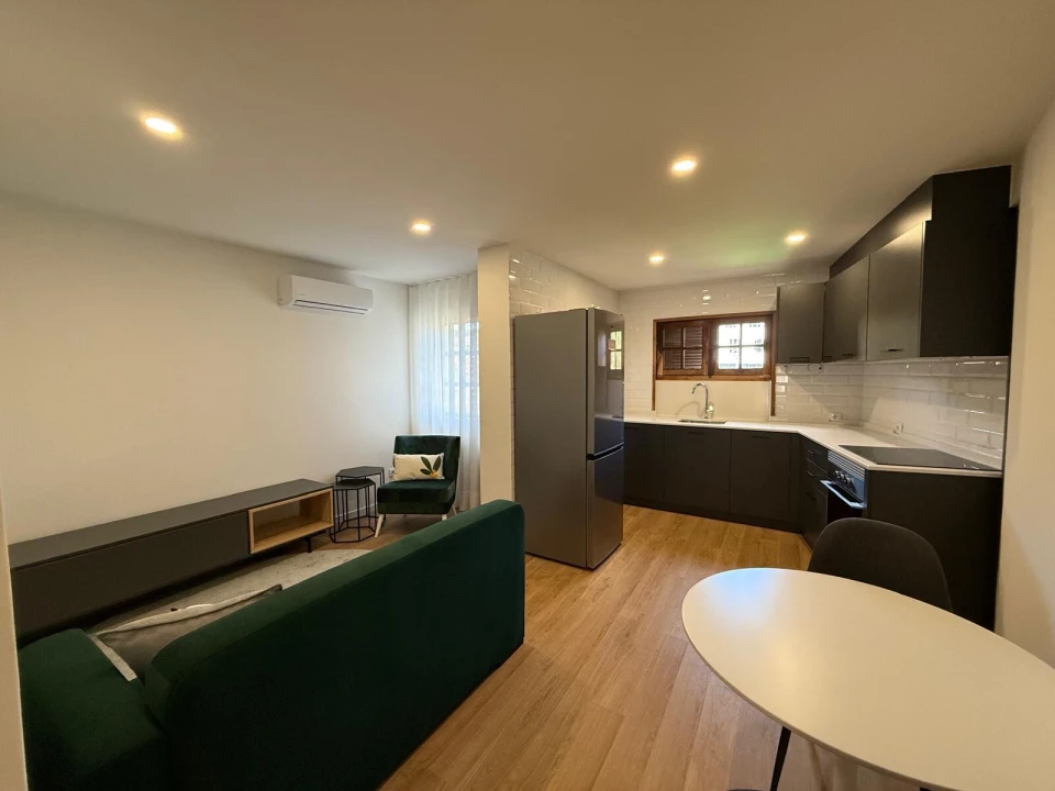 Apartamento T1 para Arrendamento em Oliveira, São Paio e São Sebastião Foto 5