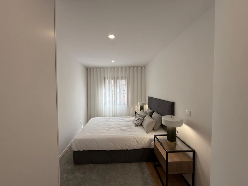 Apartamento T1 para Arrendamento em Oliveira, São Paio e São Sebastião Foto 9