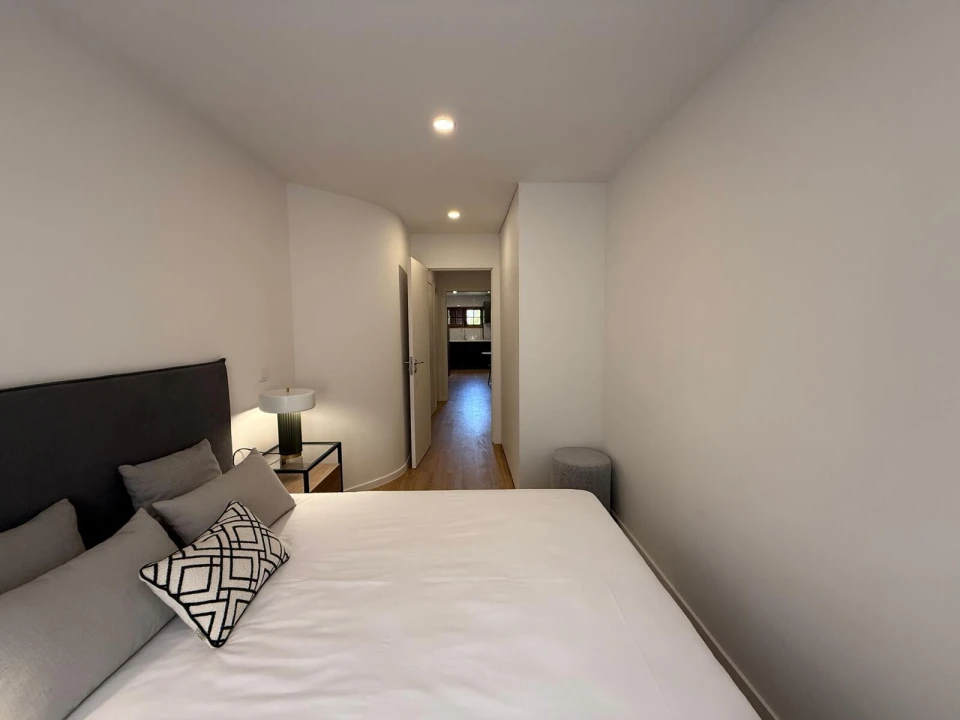 Apartamento T1 para Arrendamento em Oliveira, São Paio e São Sebastião Foto 8