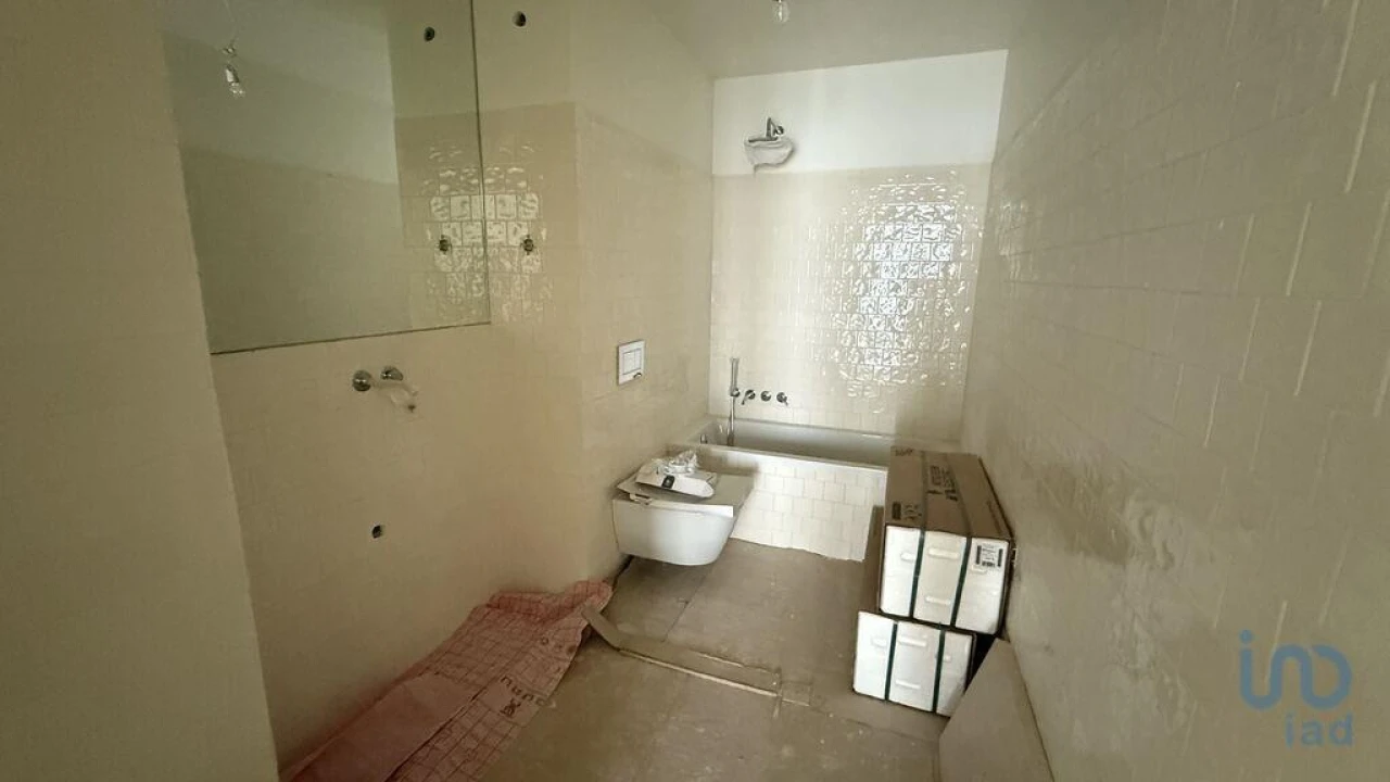 Apartamento T2 para Venda em Arroios Foto 11