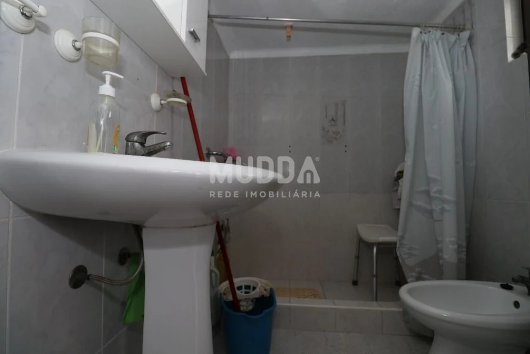 Moradia T4 para Venda em Silves Foto 6