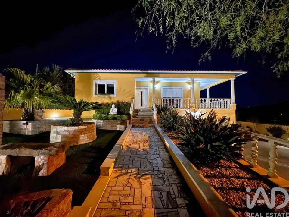 Moradia T8 para Venda em Maceira Foto 30