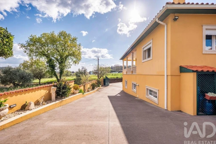 Moradia T8 para Venda em Maceira Foto 9