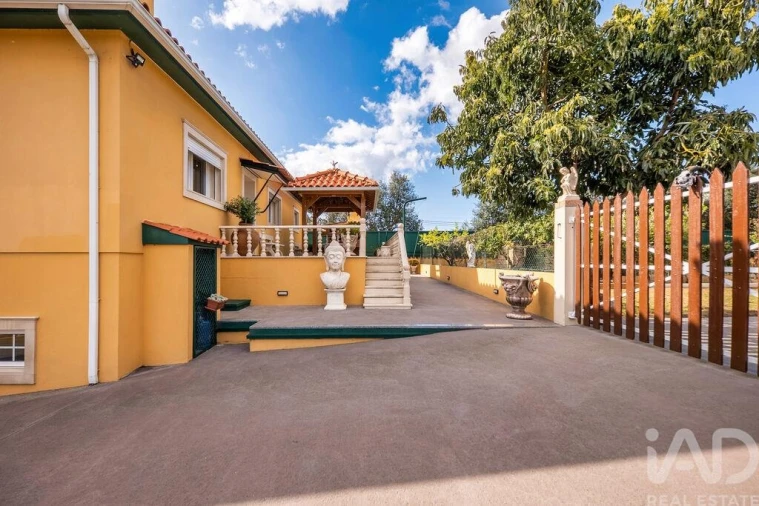 Moradia T8 para Venda em Maceira Foto 10