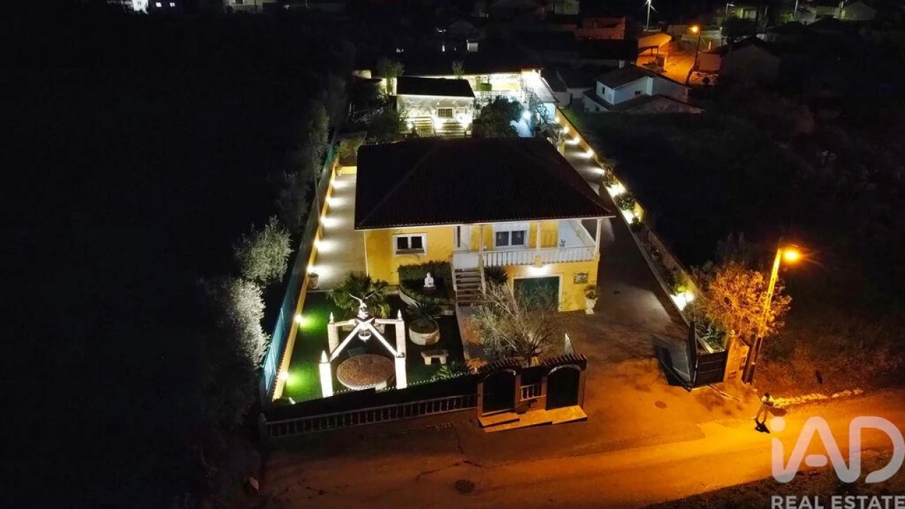 Moradia T8 para Venda em Maceira Foto 2