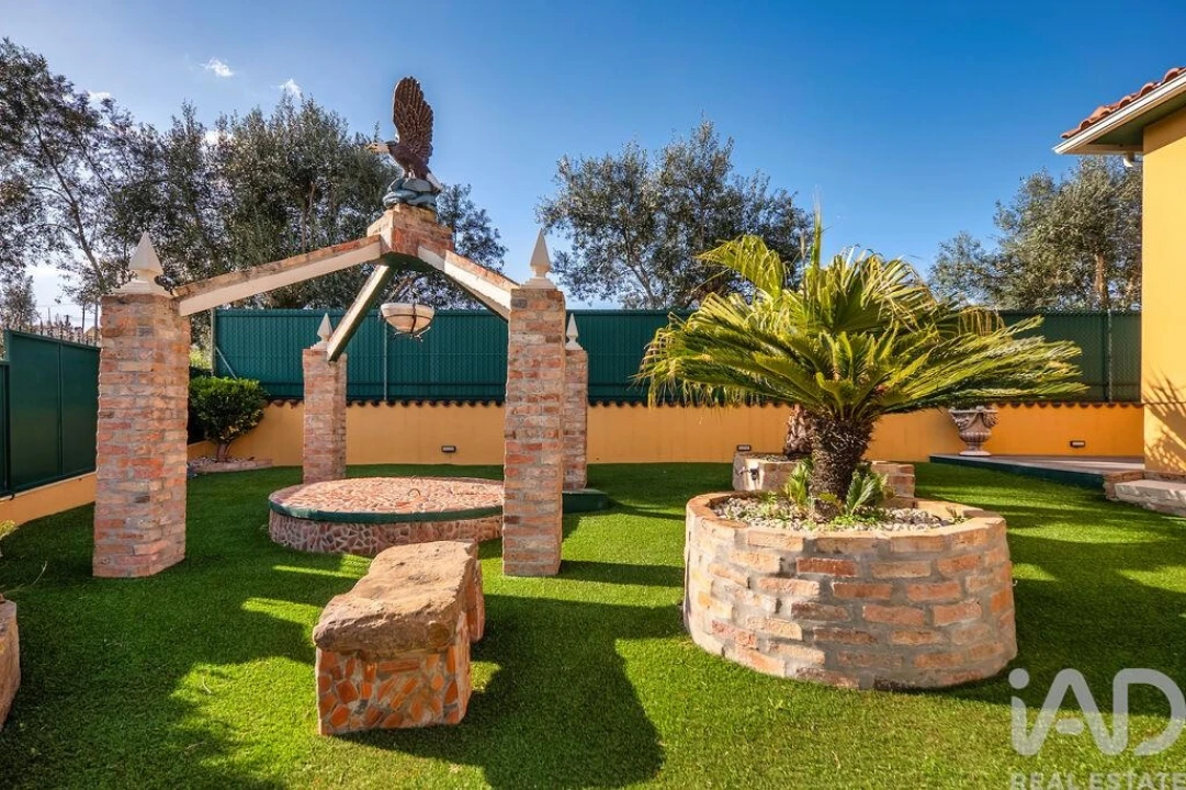 Moradia T8 para Venda em Maceira Foto 5