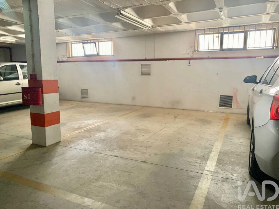 Garagem para Venda em Faro (Sé e São Pedro) Foto 3