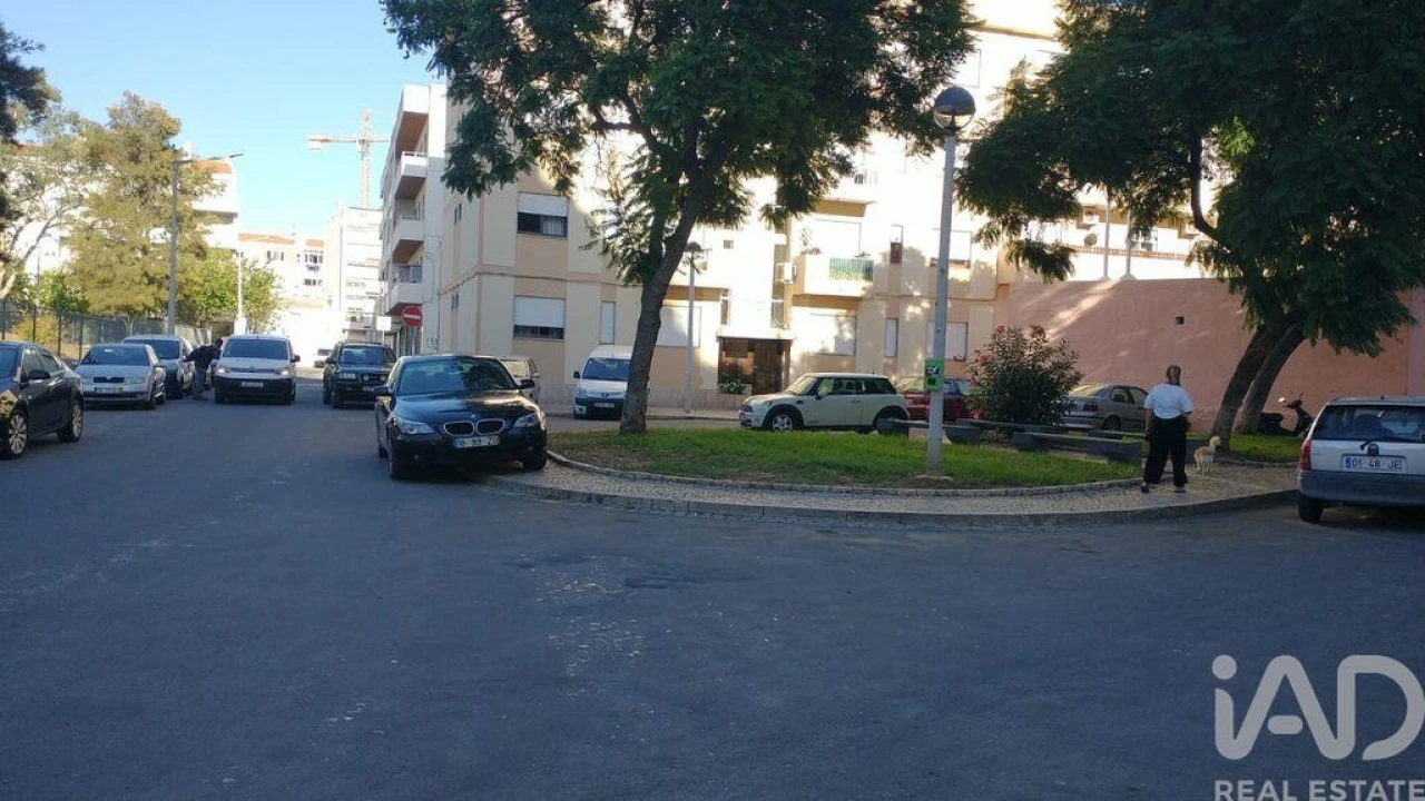 Garagem para Venda em Faro (Sé e São Pedro) Foto 5