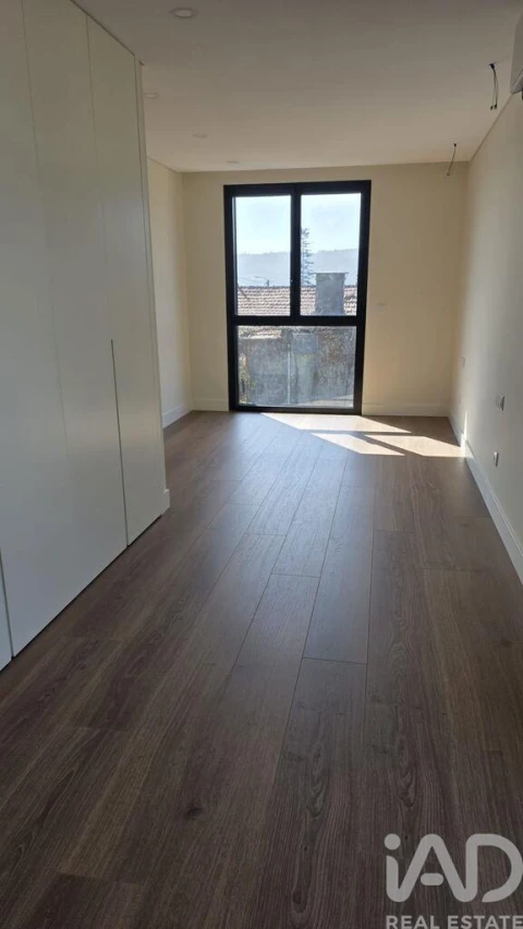 Moradia T3 para Venda em Monte Córdova