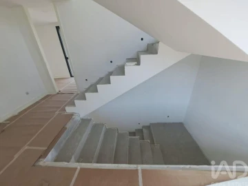Moradia T3 para Venda em Monte Córdova