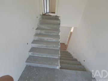 Moradia T3 para Venda em Monte Córdova
