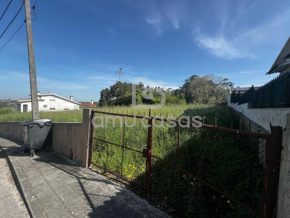 Terreno para Venda em Salreu Foto 2