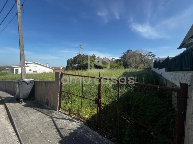 Terreno para Venda em Salreu Foto 2