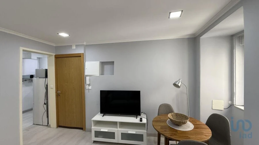 Apartamento T1 para Venda em Santa Maria Maior Foto 8