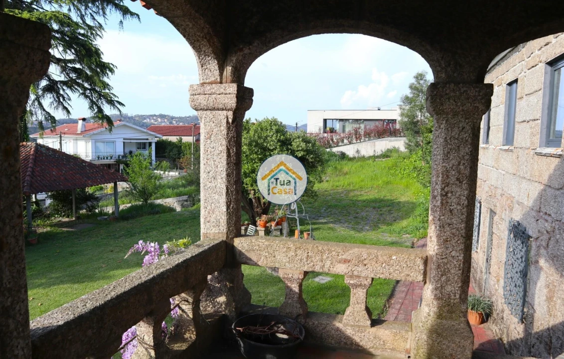 Moradia T4 para Venda em Antas e Abade de Vermoim Foto 1