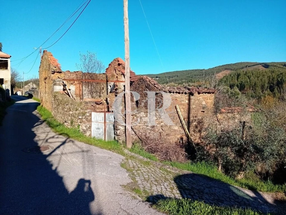 Moradia T3 para Venda em Castanheira de Pêra e Coentral Foto 13