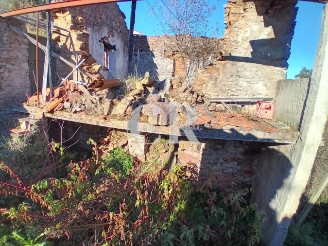 Moradia T3 para Venda em Castanheira de Pêra e Coentral Foto 9
