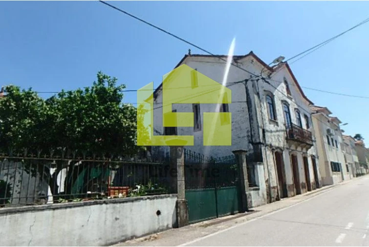 Moradia T3 para Venda em Castanheira de Pêra e Coentral