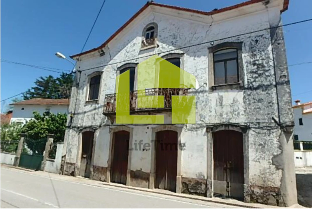 Moradia T3 para Venda em Castanheira de Pêra e Coentral Foto 2