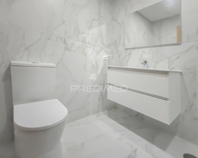 Apartamento T1 para Venda em Urgezes Foto 4