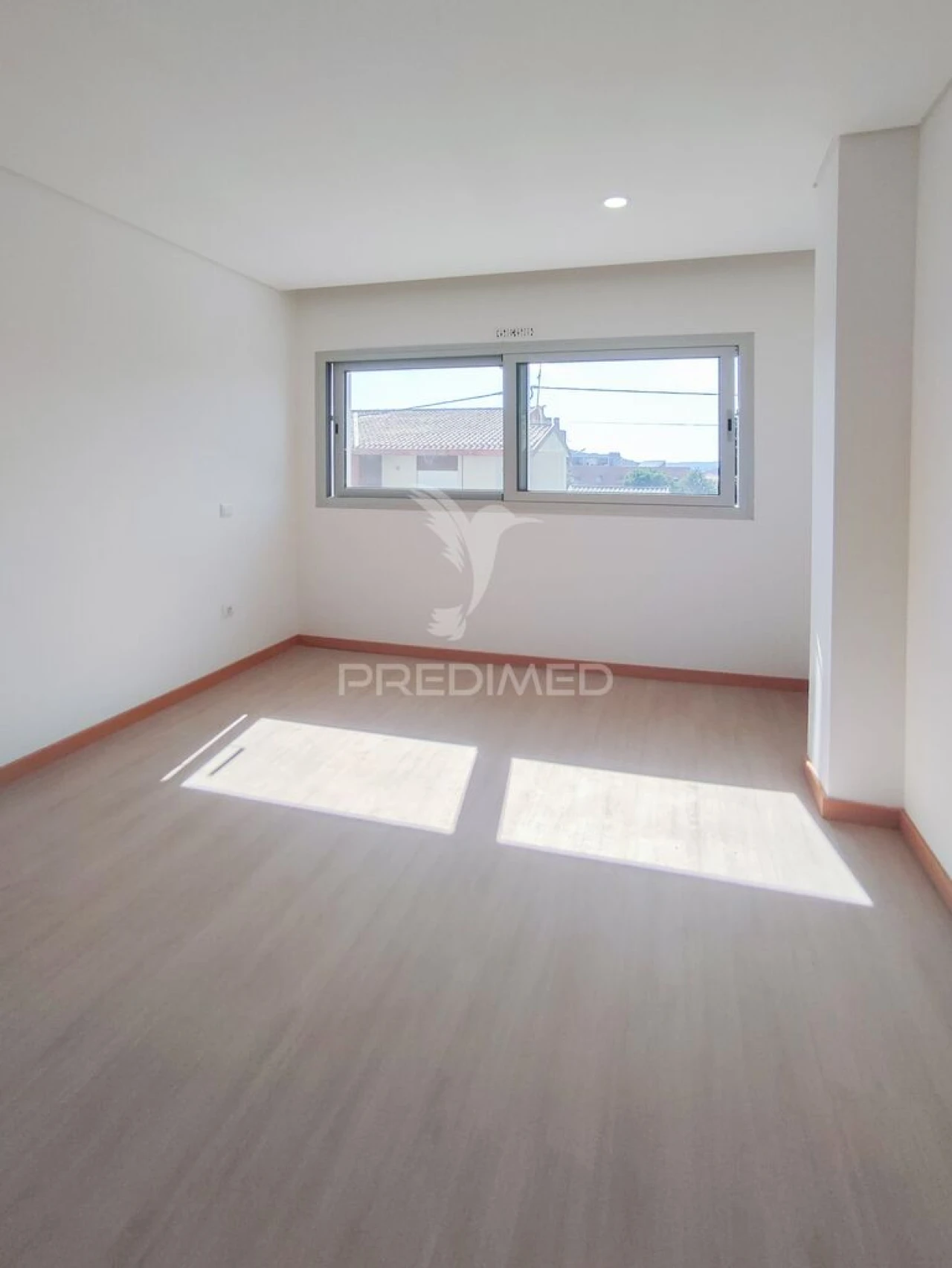 Apartamento T1 para Venda em Urgezes Foto 1