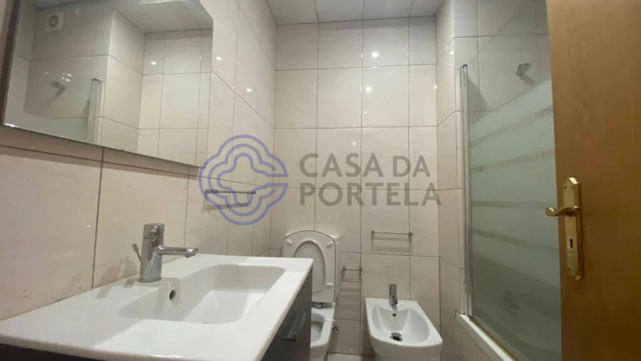 Prédio para Venda em São Mamede de Infesta e Senhora da Hora Foto 18