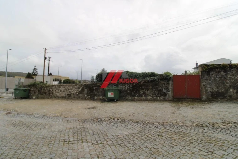 Moradia T3 para Venda em Junqueira Foto 2