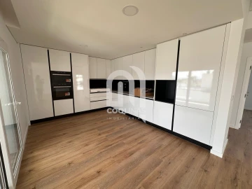Moradia T4 para Venda em Corroios