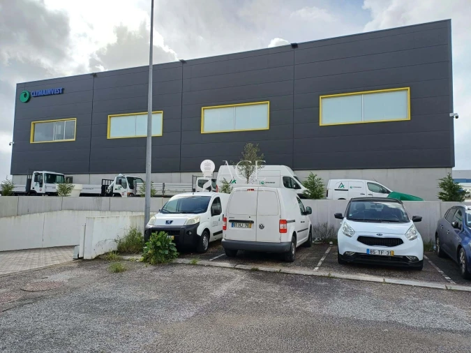 Prédio para Venda em Santo Antão e São Julião do Tojal Foto 3