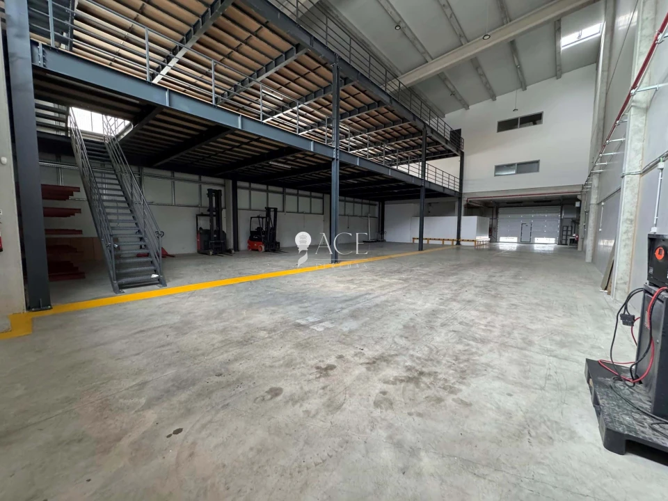 Prédio para Venda em Santo Antão e São Julião do Tojal Foto 25