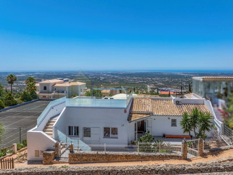 Moradia T3 para Venda em Santa Barbara de Nexe Foto 13