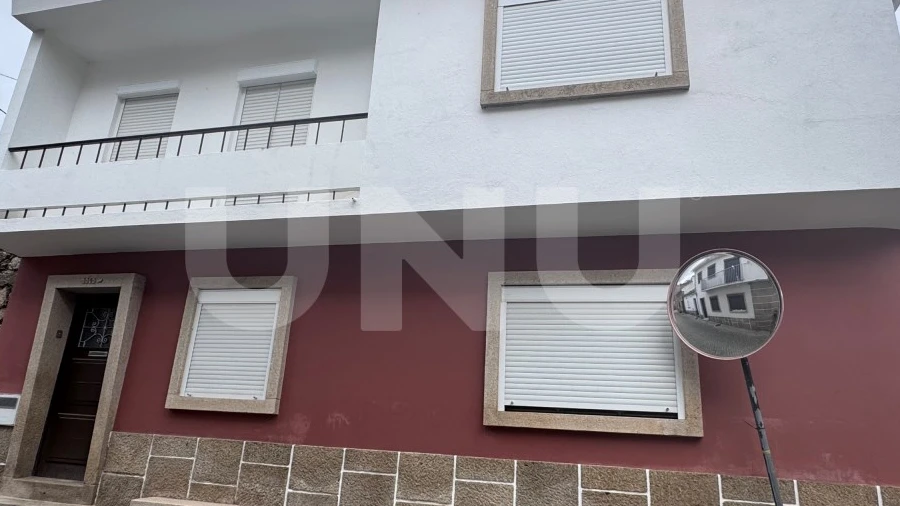 Moradia T2 para Venda em Escalos de Cima e Lousa