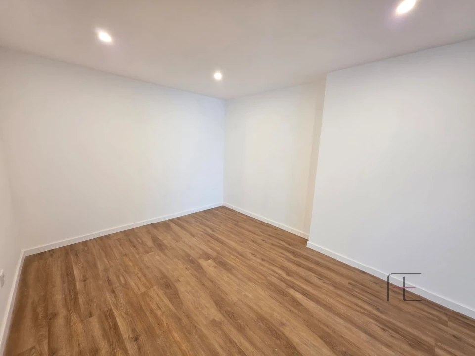 Apartamento T0 para Venda em Aguas Santas Foto 27