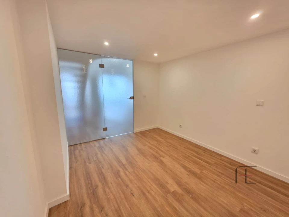 Apartamento T0 para Venda em Aguas Santas Foto 19