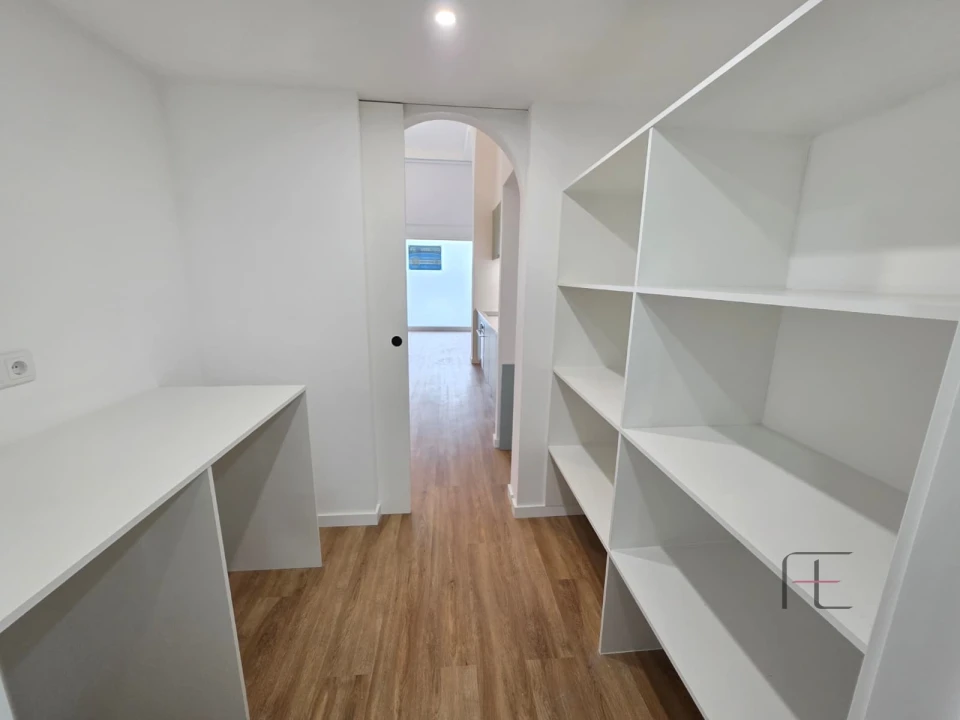 Apartamento T0 para Venda em Aguas Santas Foto 17