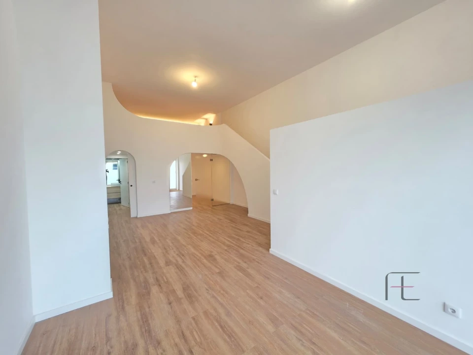 Apartamento T0 para Venda em Aguas Santas Foto 23