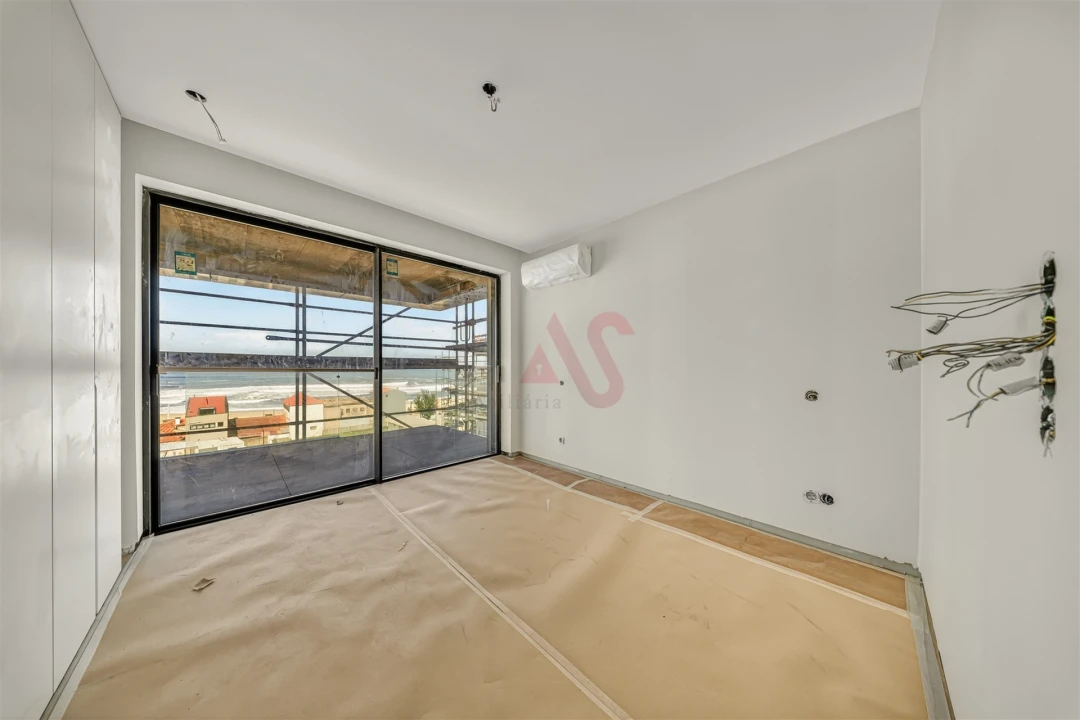 Apartamento T2 para Venda em Espinho Foto 7
