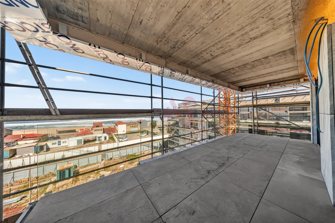 Apartamento T2 para Venda em Espinho Foto 3