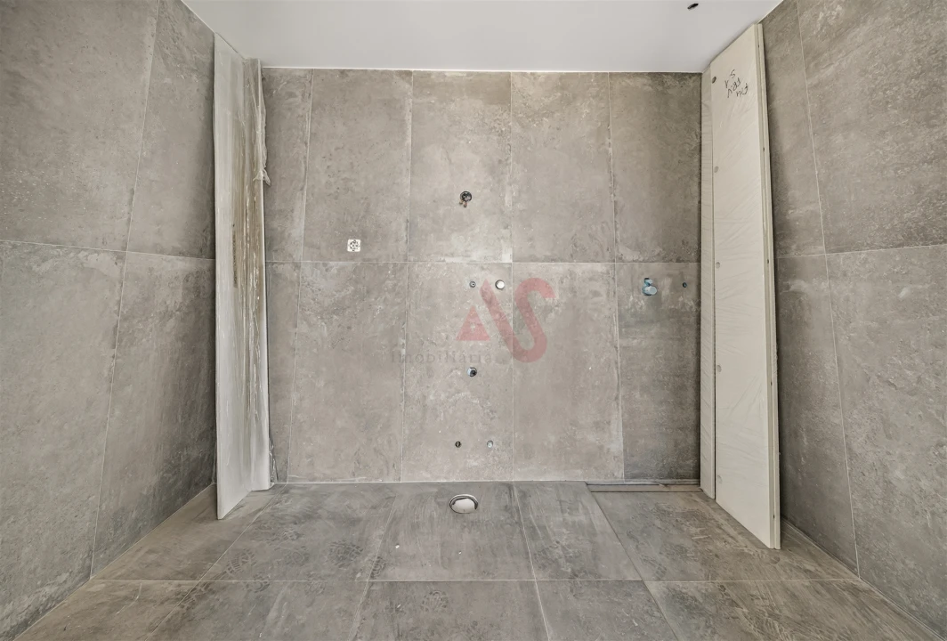 Apartamento T2 para Venda em Espinho Foto 21
