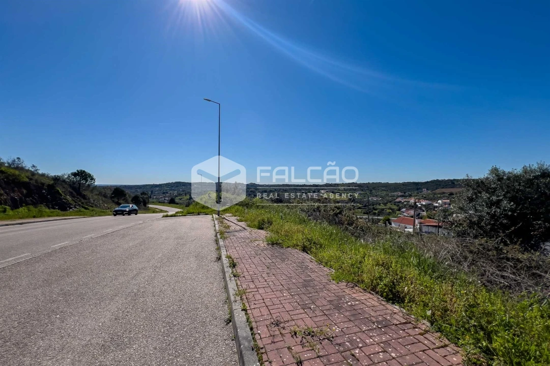 Terreno para Venda em Sé e São Lourenço Foto 2